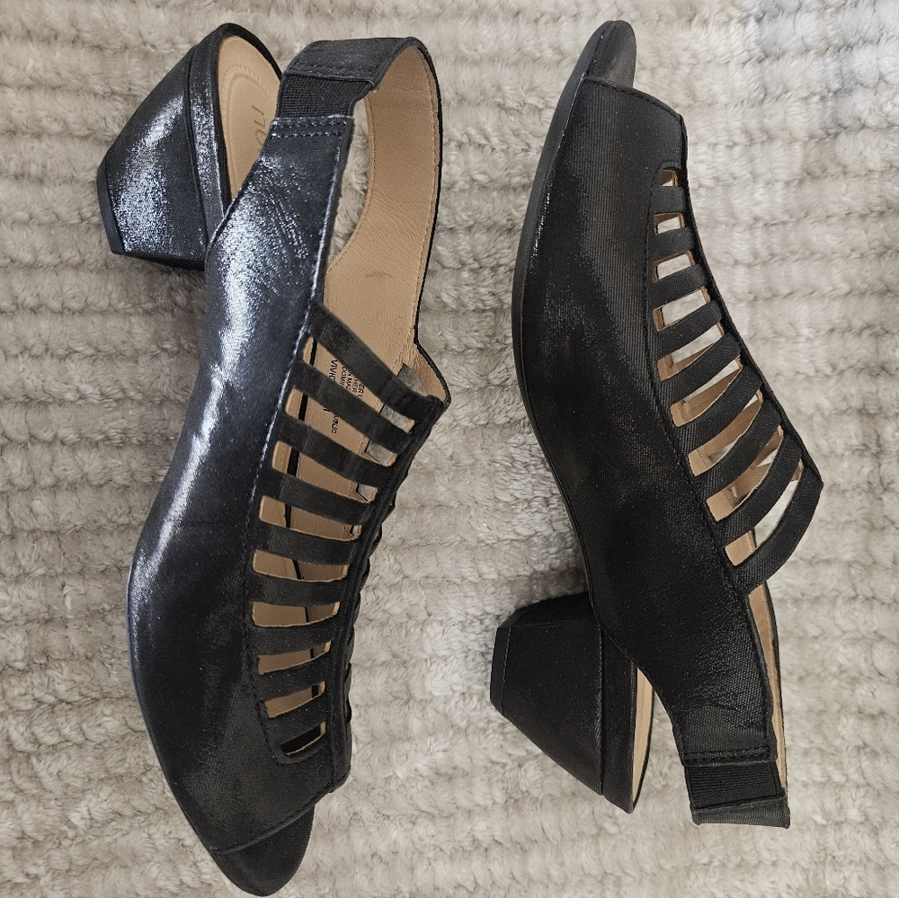 NURTURE Black Heels Size 7